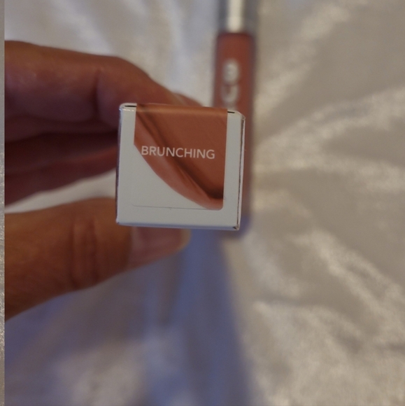 BUXOM FULL-ON PLUMPING LIP MATTE BRUNCHING - Picture 2 of 2